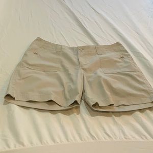 Riders by Lee beige shorts. Great condition.